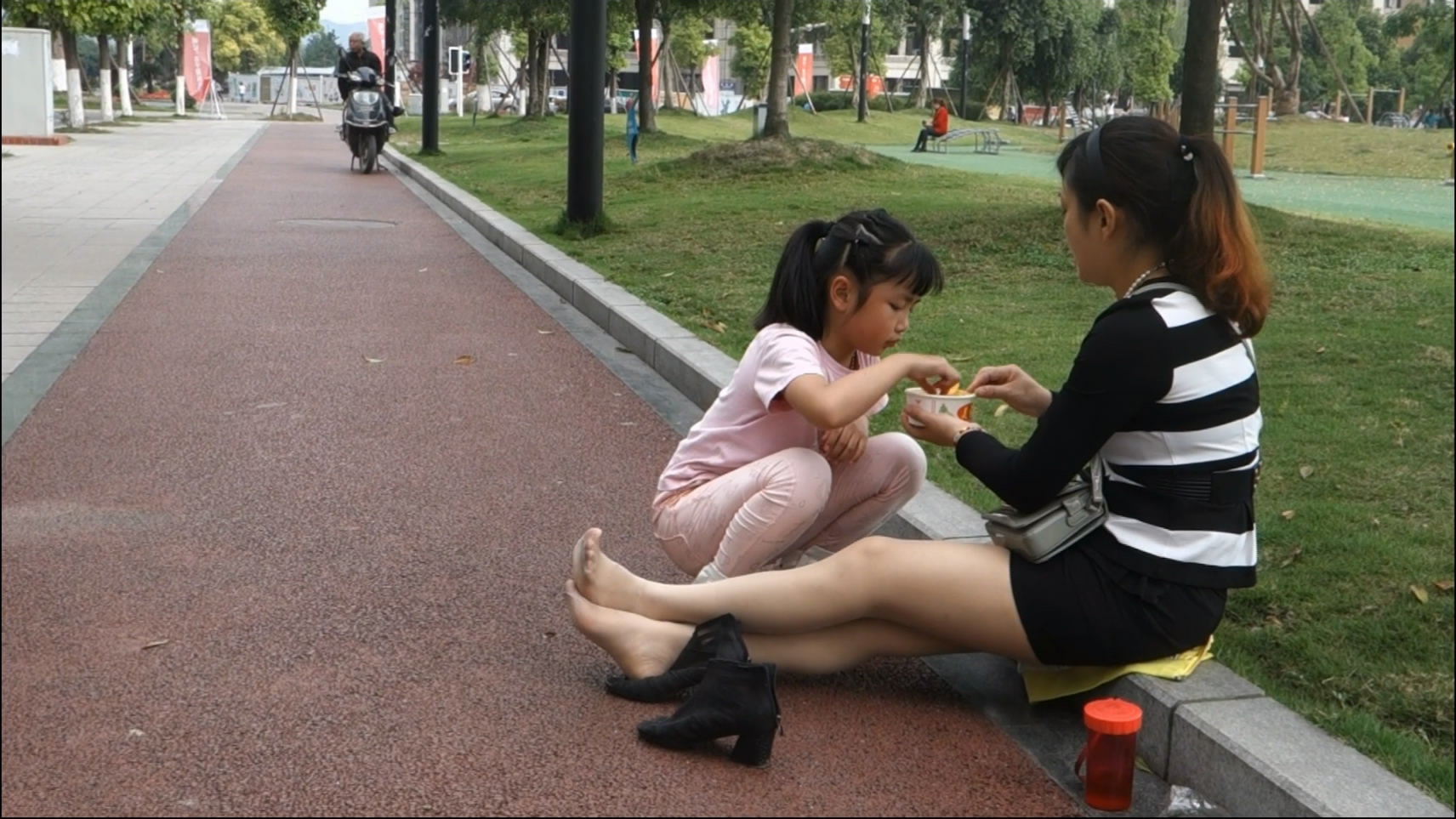 streetsnapnylon[00 01 09][20181204 232952 7]